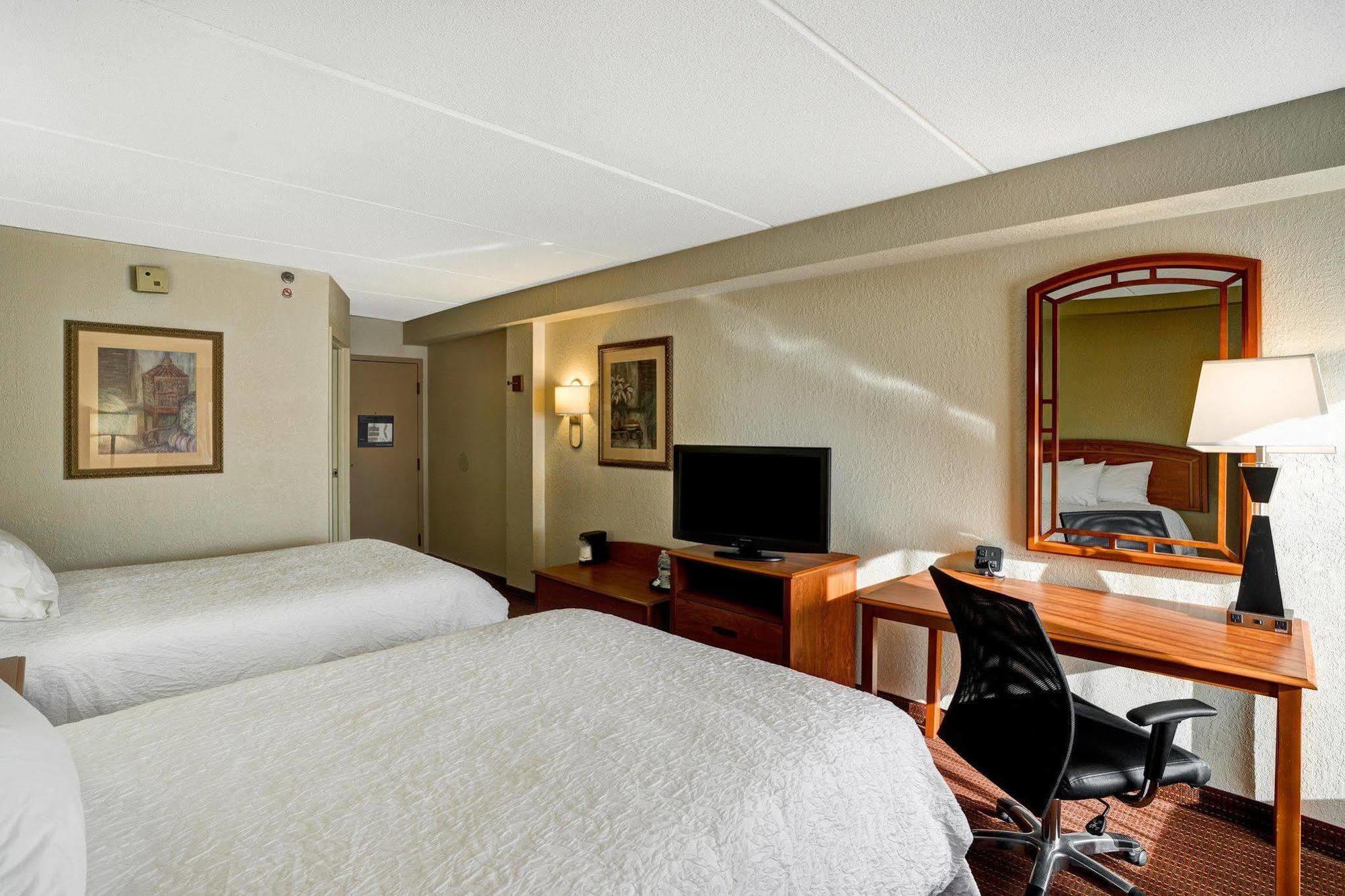 Hampton Inn By Hilton מילפורד מראה חיצוני תמונה