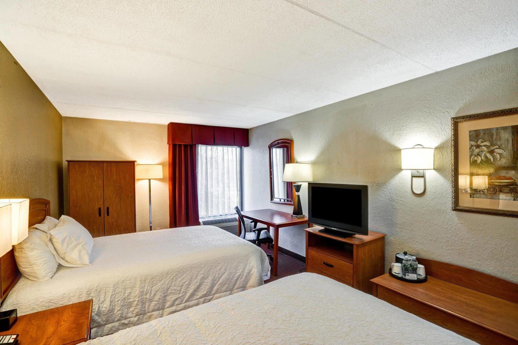 Hampton Inn By Hilton מילפורד מראה חיצוני תמונה