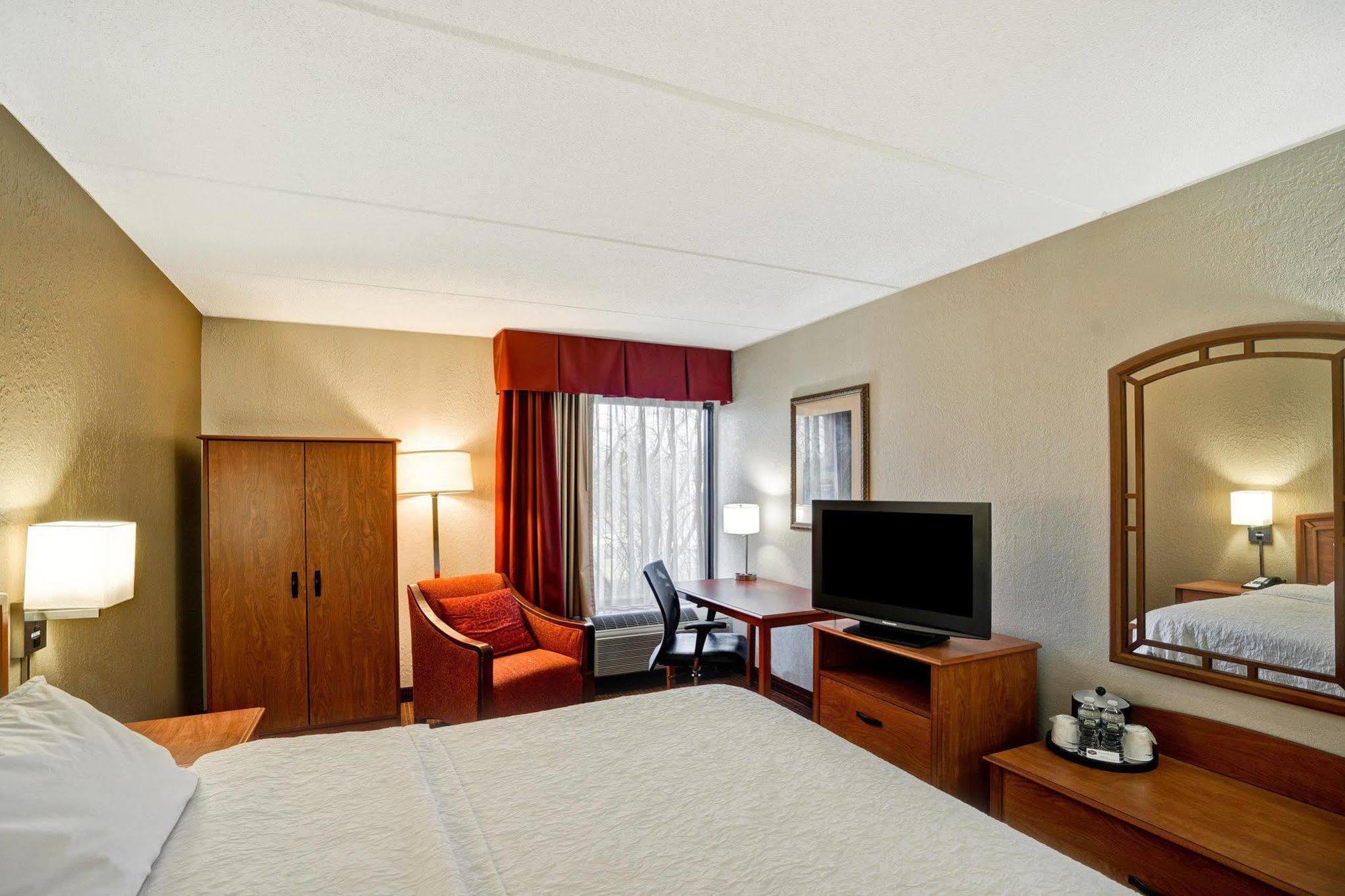 Hampton Inn By Hilton מילפורד מראה חיצוני תמונה