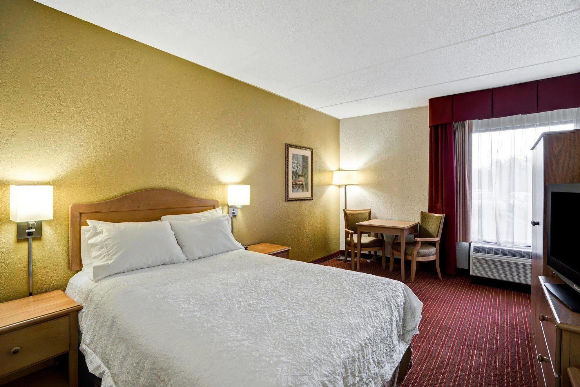 Hampton Inn By Hilton מילפורד מראה חיצוני תמונה